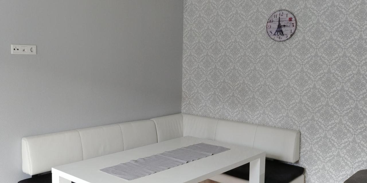 Near Tradefair And 8 Min. Apartament