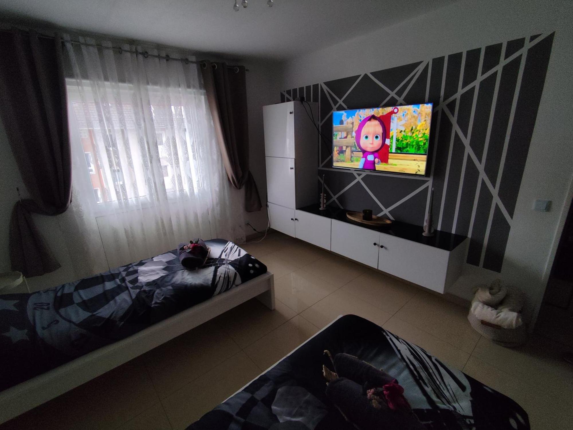 Near Tradefair And 8 Min. * Kolonia